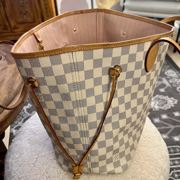 Pre Owned AUTH Louis Vuitton MM Azul Neverfull - Picture 4 of 11